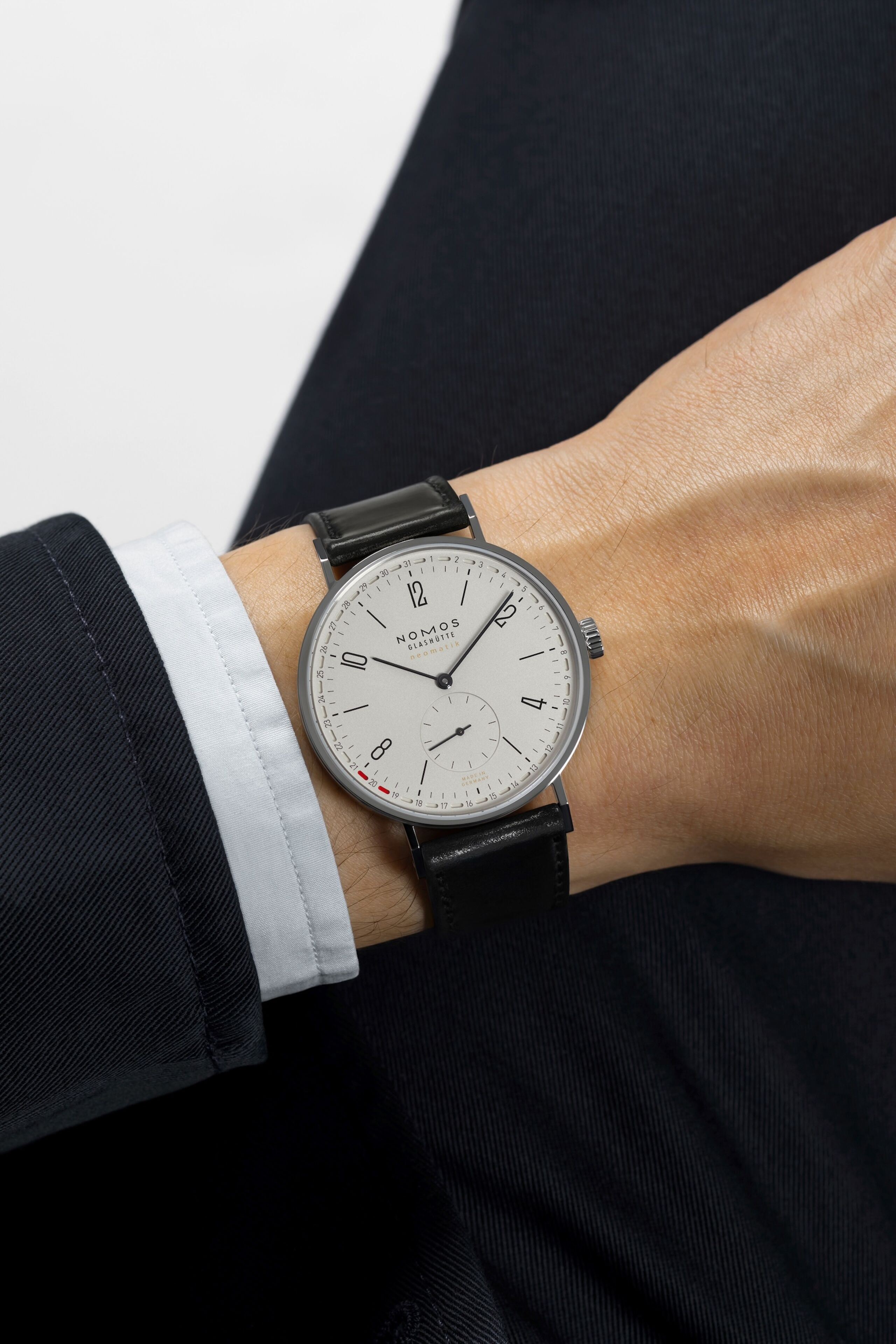 0180 tangente neomatik 41 update wristshotstill 153 pr 01 jpg