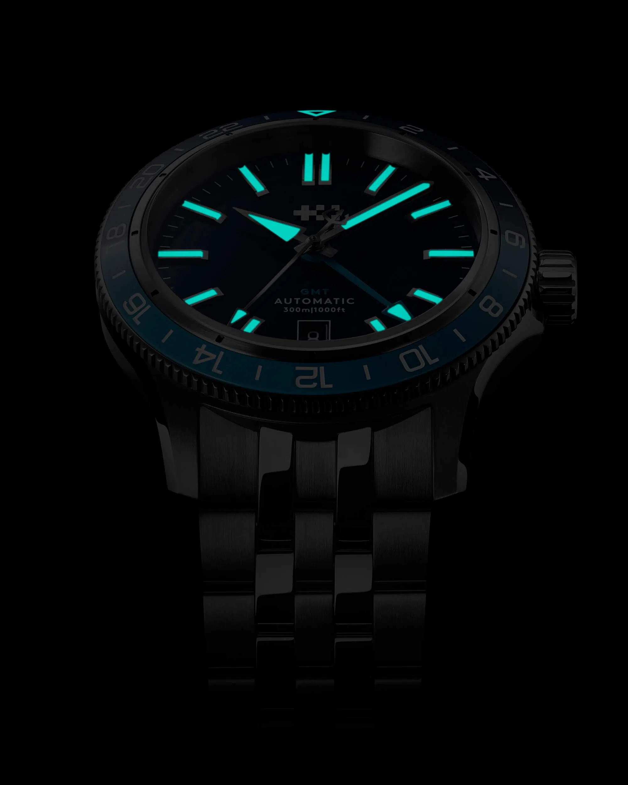 christopher ward c60 trident pro 300 gmt 2