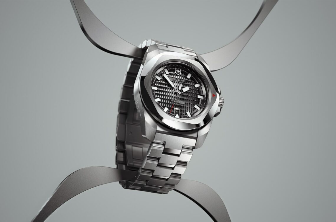 victorinox inox automatic 2024 une min