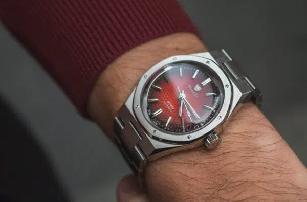 nivada f77 rouge ocarat 2024 test mr montre